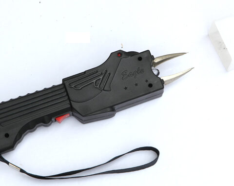 Anti-Riot Stun Baton with LED Light (907) Stun Gun